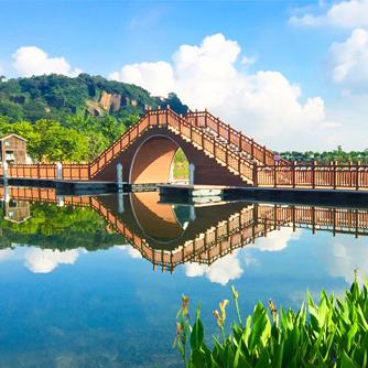 莲花水乡景观浮桥